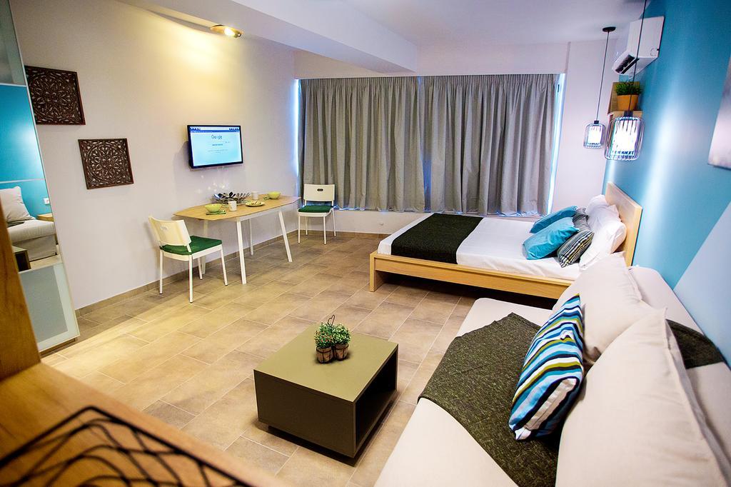 Emerald Apartment *